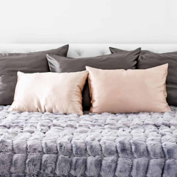 S Feel the Silk lifestyle14